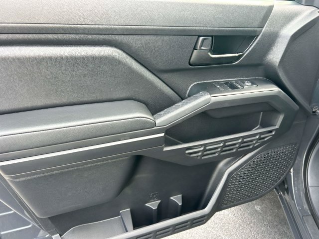 Used 2025 Toyota Tacoma SR AWD/4WD image 20
