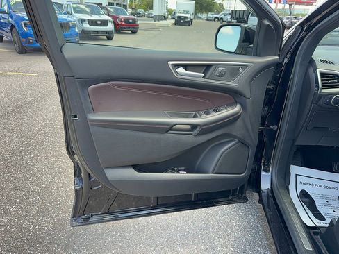 Certified 2022 Ford Edge Titanium w/ Equipment Group 301A AWD/4WD image 7