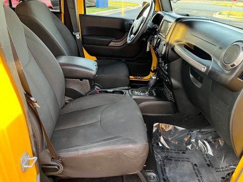 Used 2015 Jeep Wrangler Unlimited Sport w/ Quick Order Package 24S image 26