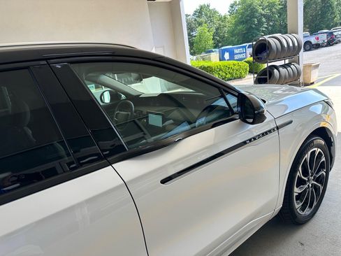 Used 2024 Lincoln Nautilus Reserve w/ Equipment Group 202A AWD/4WD image 11