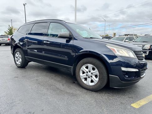 Used 2015 Chevrolet Traverse LS image 8