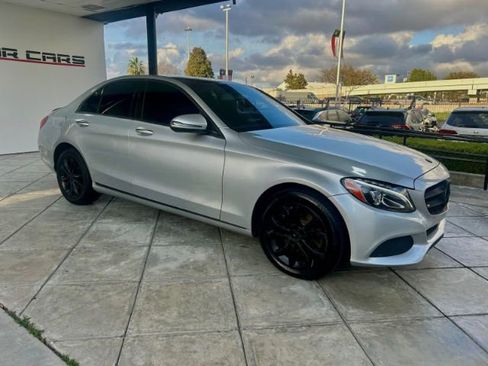 Used 2017 Mercedes-Benz C 300 4MATIC Sedan image 5