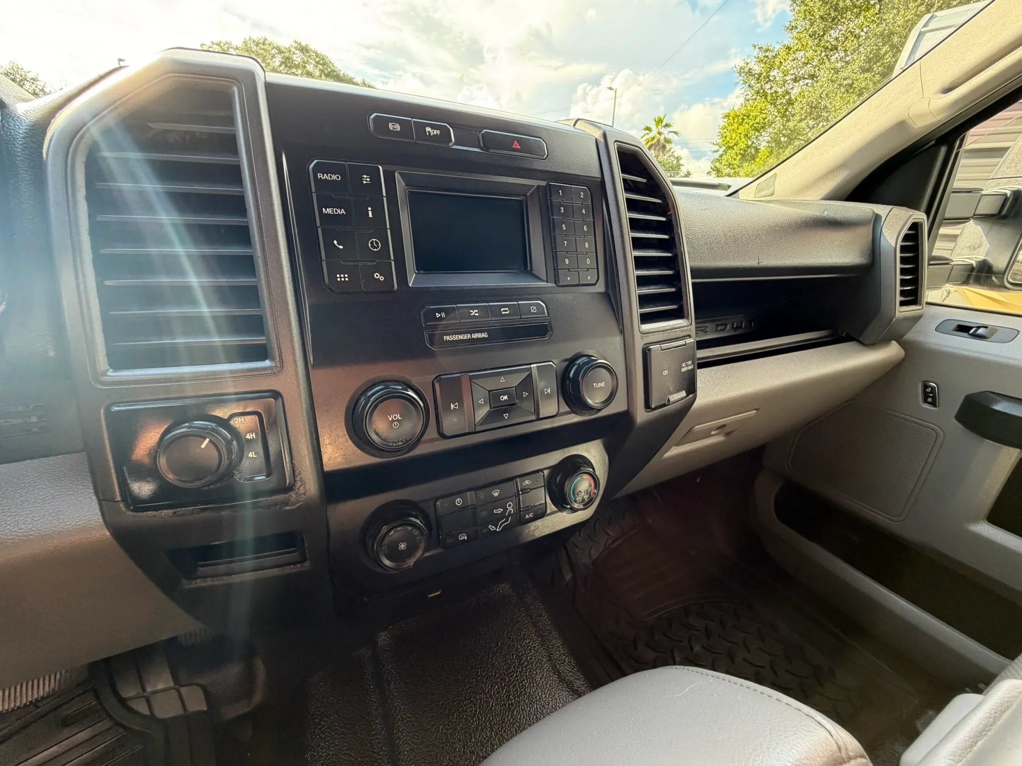 Used 2022 Ford F350 XL w/ Power Equipment Group AWD/4WD image 11
