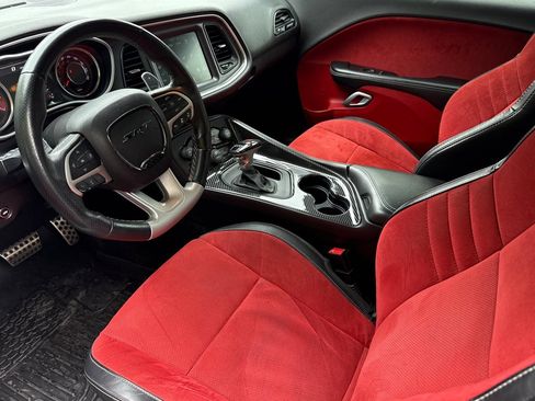 Used 2015 Dodge Challenger SRT w/ Technology Group RWD image 10