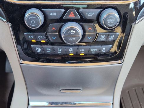 Used 2019 Jeep Grand Cherokee Limited image 20