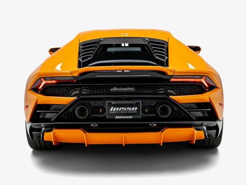 Used 2023 Lamborghini Huracan EVO RWD image 14