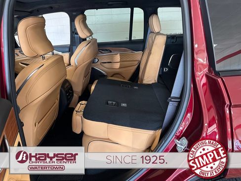 Used 2025 Jeep Grand Cherokee Summit AWD/4WD image 42