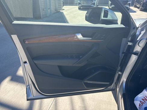 Used 2023 Audi Q5 2.0T Prestige w/ Prestige Package image 10