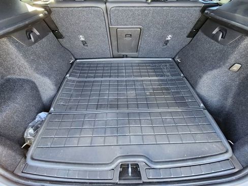 Used 2024 Volvo XC40 Recharge Plus w/ Protection Package Premier image 37