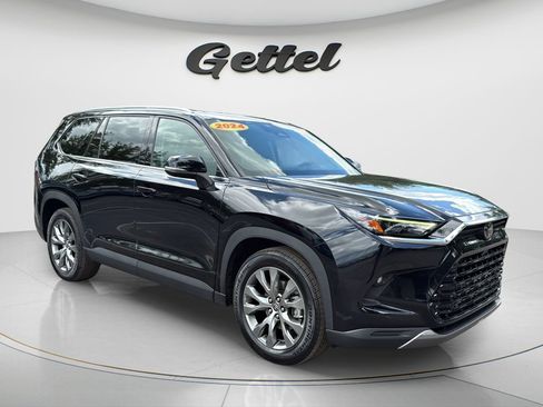 Used 2024 Toyota Grand Highlander FWD image 3
