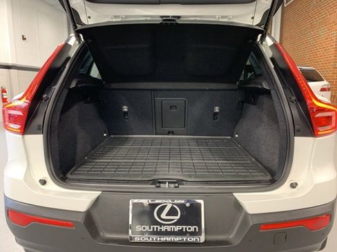 Used 2022 Volvo XC40 T5 R-Design w/ Climate Package image 40