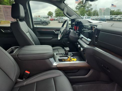 Certified 2024 GMC Sierra 1500 SLT w/ SLT Premium Plus Package image 9