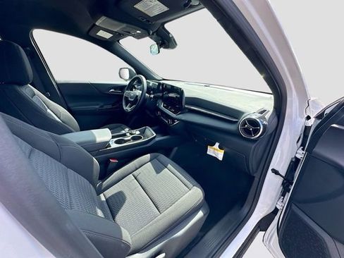 New 2026 Chevrolet Equinox LT image 9