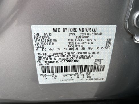 Used 2023 Ford Explorer XLT w/ Equipment Group 202A AWD/4WD image 28