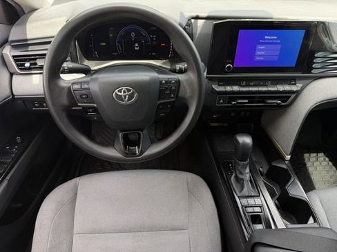 Used 2025 Toyota Camry LE FWD image 12