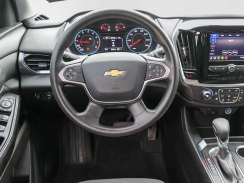 Used 2021 Chevrolet Traverse LS FWD image 19