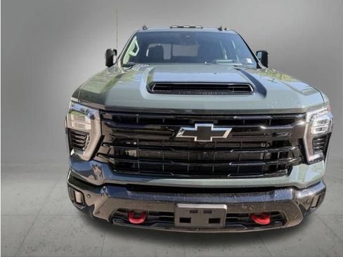 Used 2026 Chevrolet Silverado 2500 LTZ w/ LTZ Plus Package AWD/4WD image 2