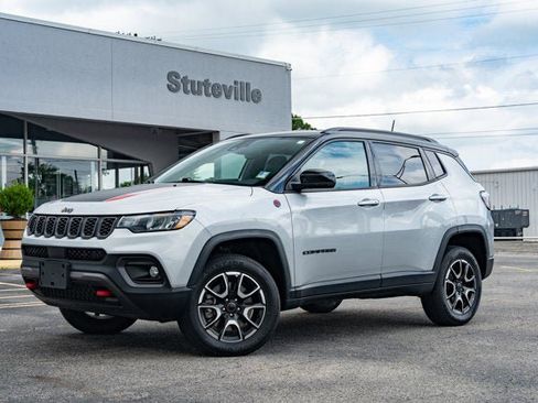 Certified 2025 Jeep Compass Trailhawk AWD/4WD image 1
