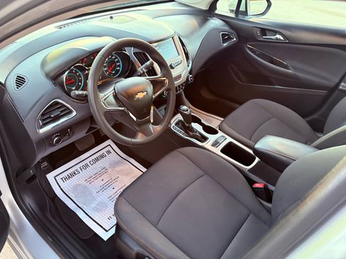 Used 2018 Chevrolet Cruze LS image 43
