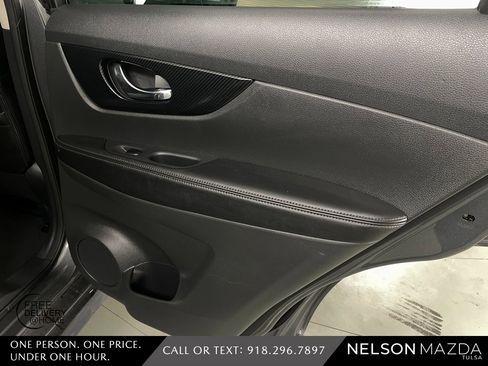 Used 2019 Nissan Rogue SL image 38