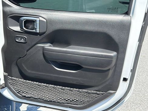 Used 2022 Jeep Wrangler Unlimited Sport AWD/4WD image 14