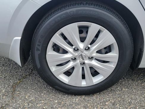 Used 2022 Nissan Sentra S w/ Electronics Package FWD image 9