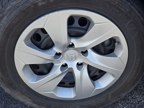 Certified 2024 Toyota RAV4 LE AWD/4WD image 7