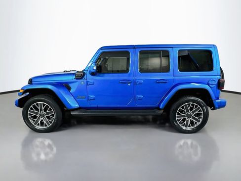 Used 2023 Jeep Wrangler Unlimited Sahara AWD/4WD image 9