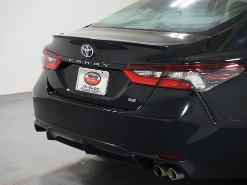 Used 2023 Toyota Camry SE image 9