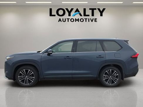 Used 2024 Toyota Grand Highlander AWD Hybrid image 2