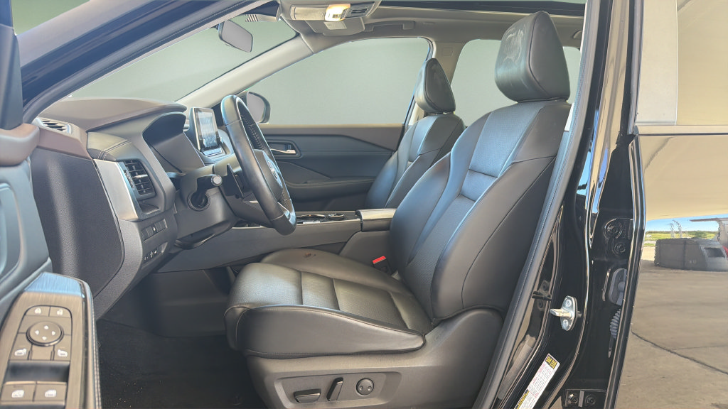 Certified 2023 Nissan Rogue SV w/ SV Premium B Package AWD/4WD image 20