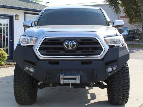 Used 2018 Toyota Tacoma SR5 image 8