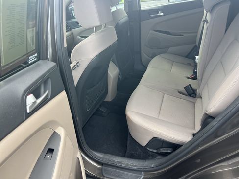 Used 2019 Hyundai Tucson SE FWD image 32