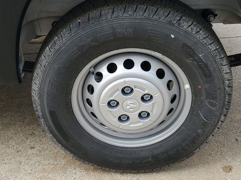 Used 2025 RAM ProMaster 2500 w/ Convenience Group image 5