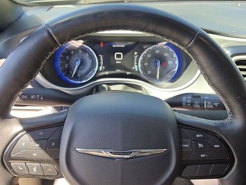 Used 2020 Chrysler Pacifica Touring-L Plus FWD image 24