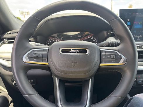 Used 2025 Jeep Compass Limited AWD/4WD image 29