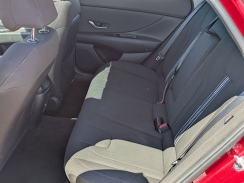 Used 2025 Hyundai Elantra SEL FWD image 10