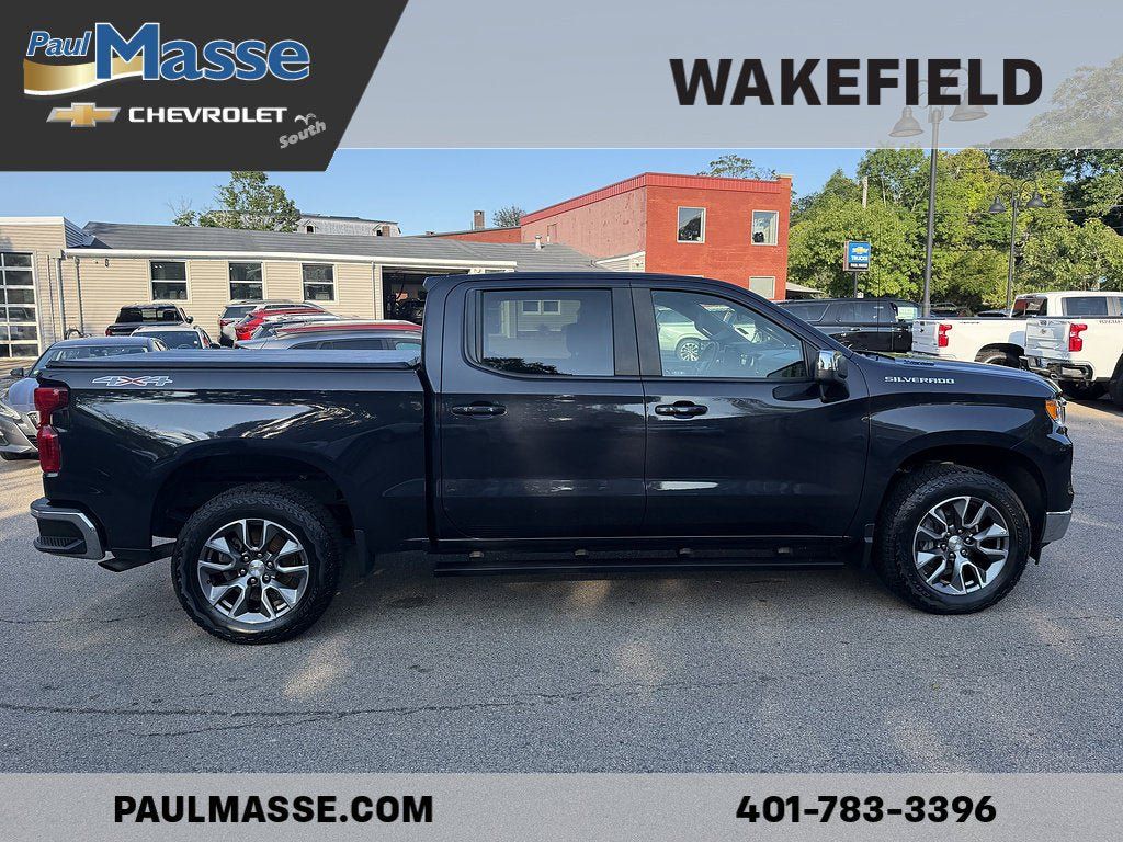 Used 2024 Chevrolet Silverado 1500 LT AWD/4WD image 6