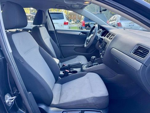 Used 2017 Volkswagen Jetta S w/ Jetta S Cold Weather Package image 11