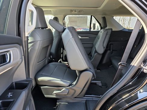 New 2026 Ford Explorer Active AWD/4WD image 23