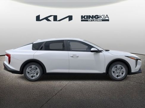 New 2025 Kia K4 LX image 8