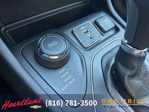 Used 2020 Jeep Cherokee Latitude image 34