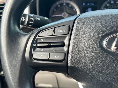 Used 2022 Hyundai Venue SEL FWD image 17