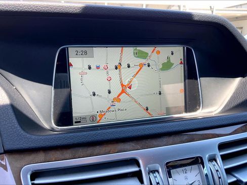 Used 2014 Mercedes-Benz E 350 4MATIC Sedan image 31