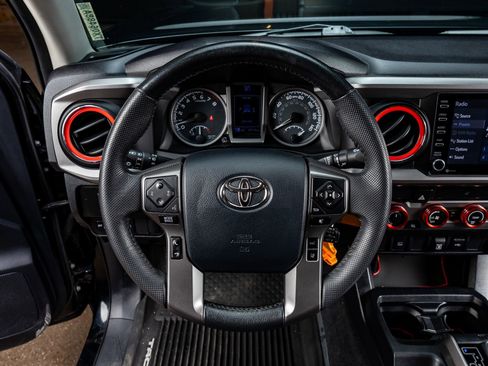 Used 2020 Toyota Tacoma SR5 image 17