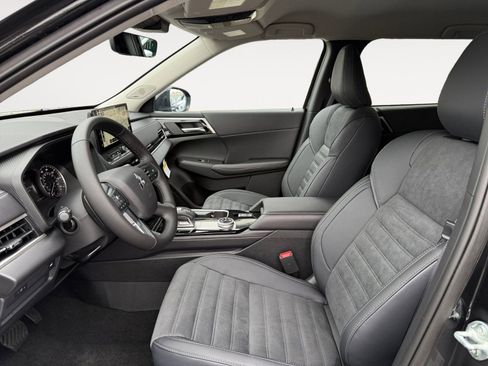 Used 2025 Mitsubishi Outlander SE AWD/4WD image 9