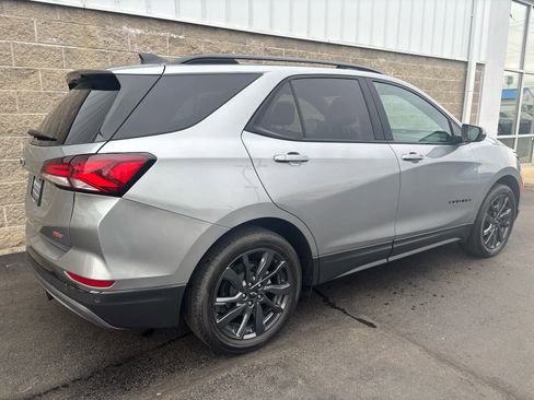 Used 2024 Chevrolet Equinox RS image 3