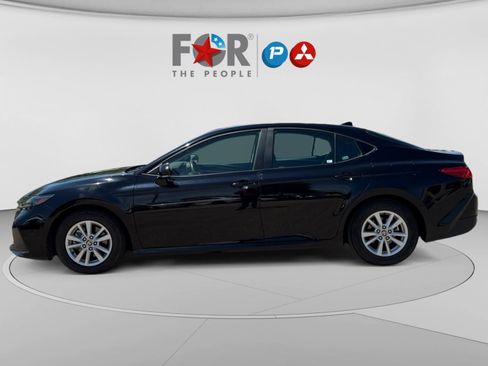Used 2025 Toyota Camry LE FWD image 2