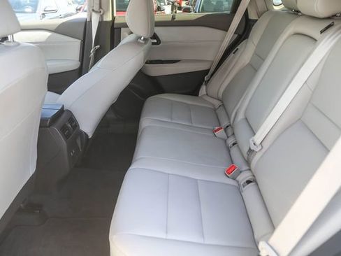 Used 2025 Nissan Rogue SV w/ SV Premium Package image 19