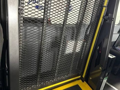 Used 2018 Ford Transit 350 XLT RWD image 21